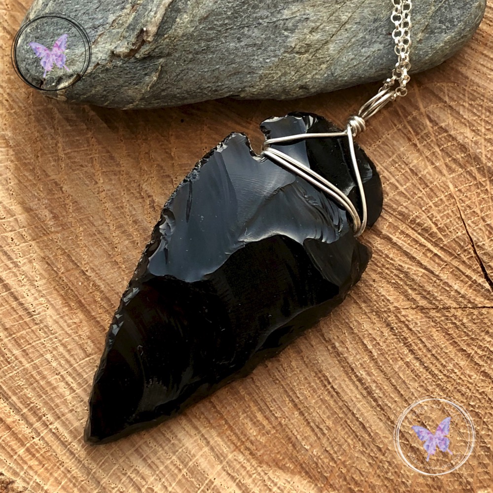 Black arrowhead necklace hotsell