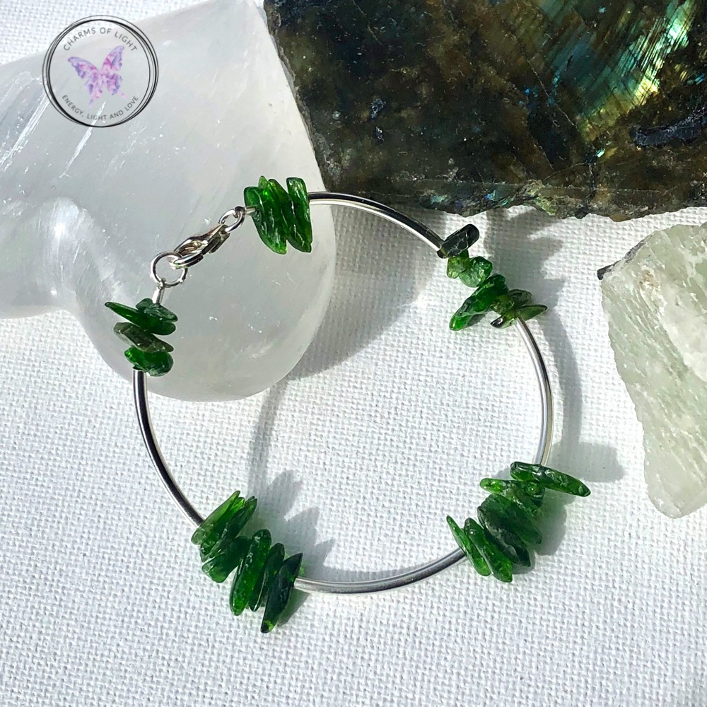 Diopside Chip Silver Bangle Bracelet