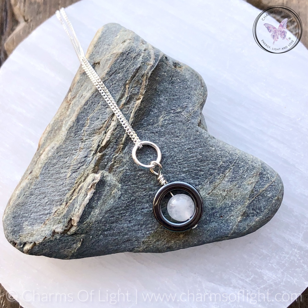 Hematite Gemstone Fidget Necklace (White Jade)