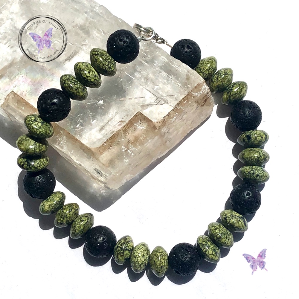 helping to regain memory of past lives Jewelry Making Gem Serpentine assists the retrieval of wisdom Natural Green Serpentine Gemstone